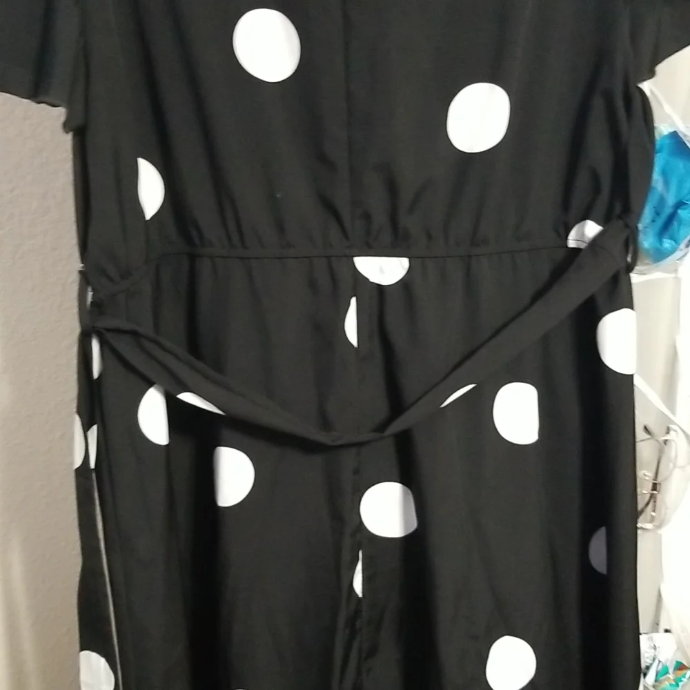 BLACK &WHITE DRESS - Picture 6 of 6